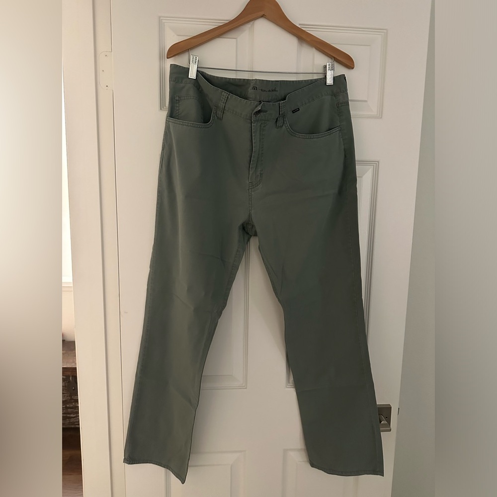 Travis Matthew Chinos